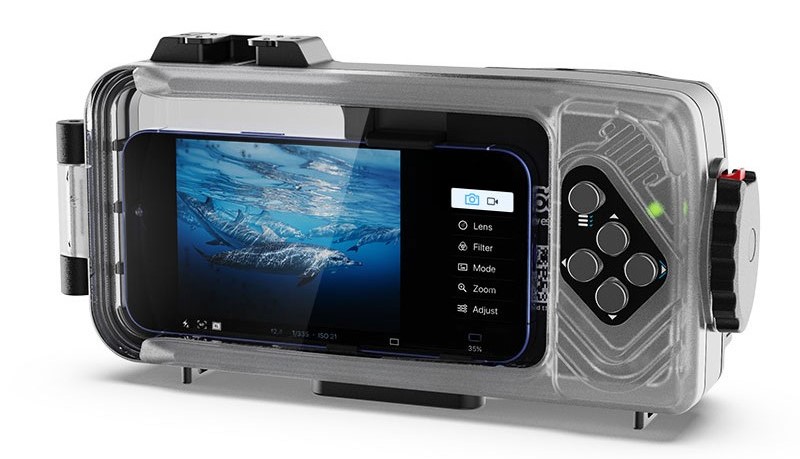 iPhone inside underwater housing showing live dive view with camera controls – waterproof smartphone case for underwater photography