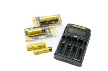 BATTERIEN & STROMVERSORGUNG FÜR LAMPEN