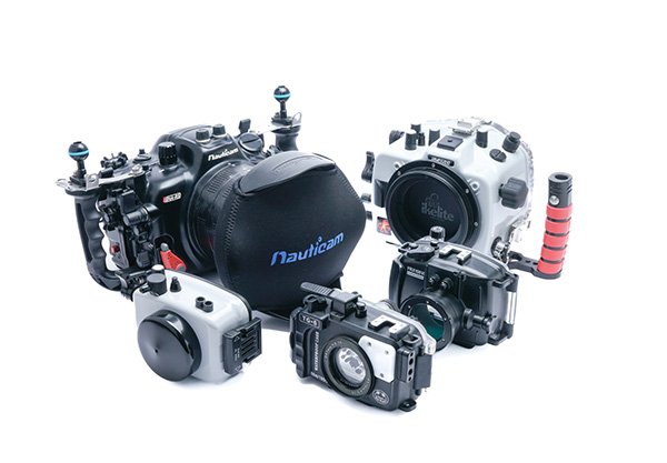 Underwater smartphone housing