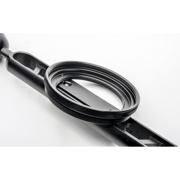Lens holder for M67-M52 wet lens.