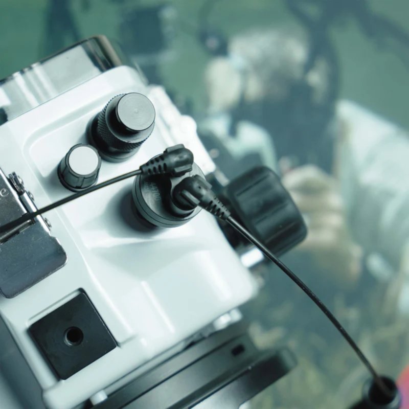 Ikelite Manual Fiber Optic Transmitter (Gen 2) for DL and DLM Underwater Housings
