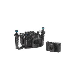 Nauticam NA-L10 Pro Package for Panasonic Lumix L10 (inc. flexitray, right handle, two balls, M16 valve, shutter extension)