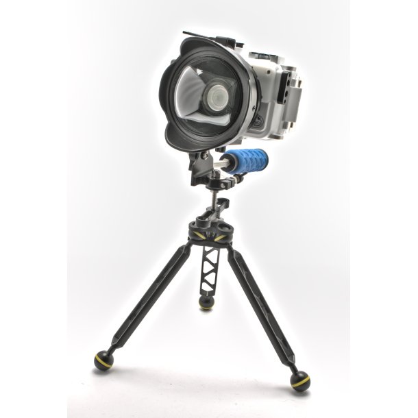 UW Tripod - 8" legs with video head