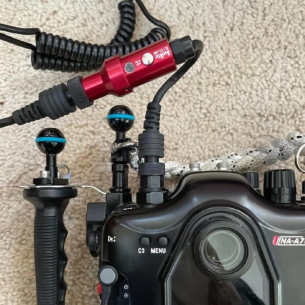 B16 Ikelite ICS-5 Bulkhead with M16 Threads